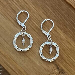 New Pretty Petite Silver & Freshwater Pearl Hoop Earrings